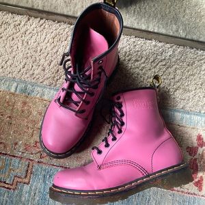 🌸💀Pink Dr Martens boots💀🌸
